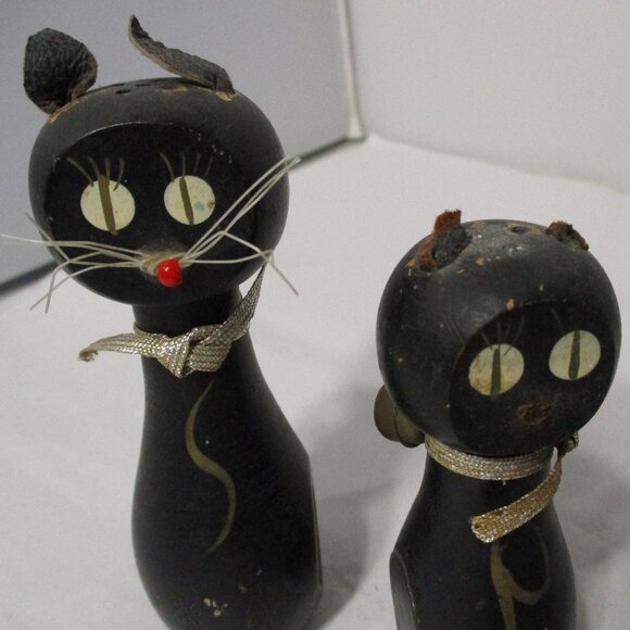Vintage MCM Black Cat Kittens Magnetic Wood Wooden Salt & Pepper Shakers - Picture 8 of 9